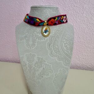 Embroidered Floral  Choker Necklace with Gold Pendant - Pink